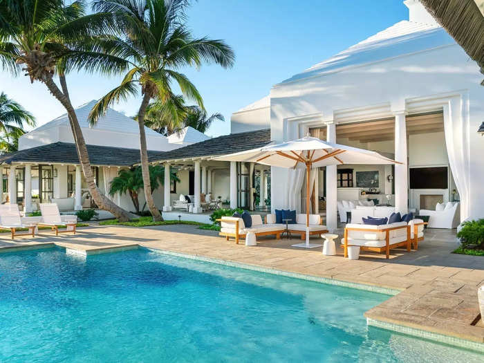 Tim McGraw and Faith Hill sold their private island in the Bahamas for a whopping $35 million.