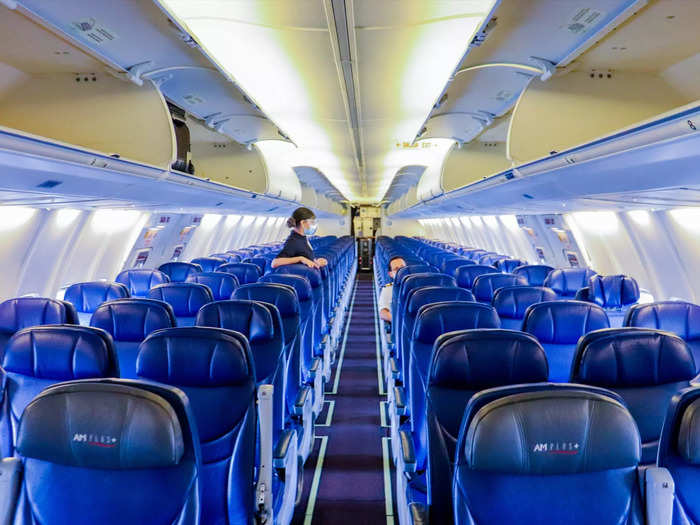 The Boeing 737-800 taking us north had a tired and old interior. It had seen better days, for sure.