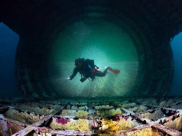 Since its debut, the 747 has attracted professional divers from over 50 countries.