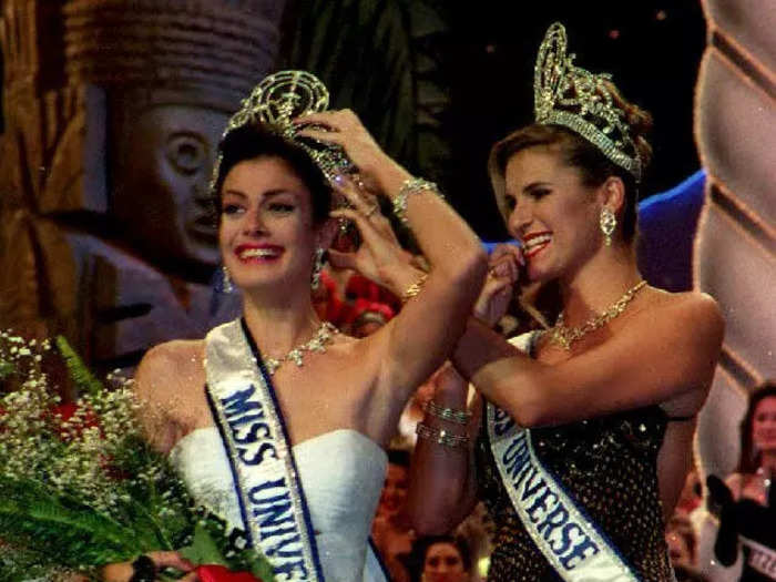 Miss Puerto Rico Dayanara Torres won the 1993 title in a white dress with a thigh-high slit.