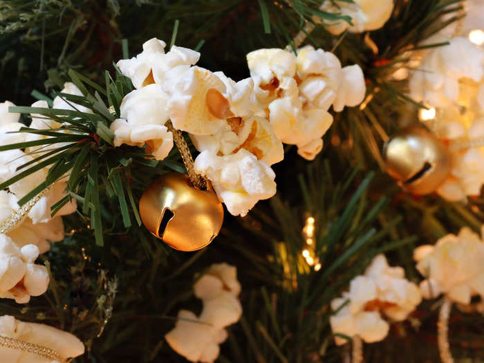 Popcorn is another decoration seen on American Christmas trees.