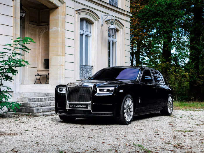 The other two luxury cars sold well above estimates, including the 2018 Phantom that collected a whopping $491,263, nearly $50,000 above expectations.