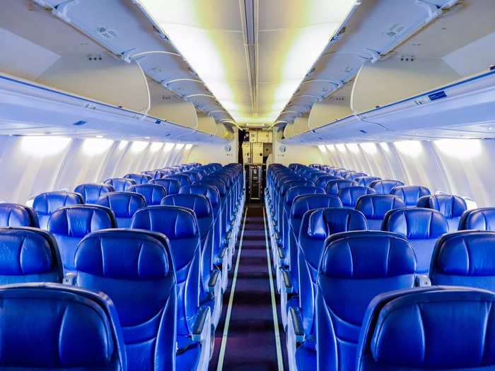 Each seat boasts 31 inches of width and 17 inches of pitch, which is quite average by US airline standards.