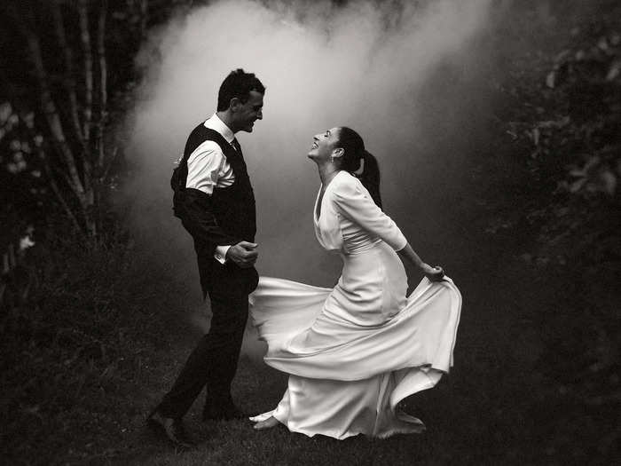 A bride and groom danced like no one was watching at their wedding in Basque Country, Spain.