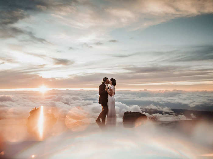 This couple who tied the knot atop the Haleakalā Volcano in Hawaii look they