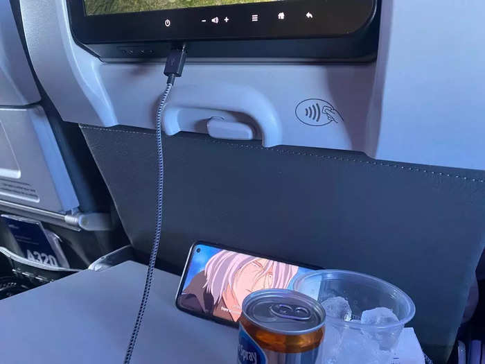 While it would have been nice to have the option to power my electronics onboard, it was not a big deal for the short one-hour flight. Fortunately, the next leg had USB and power outlets.