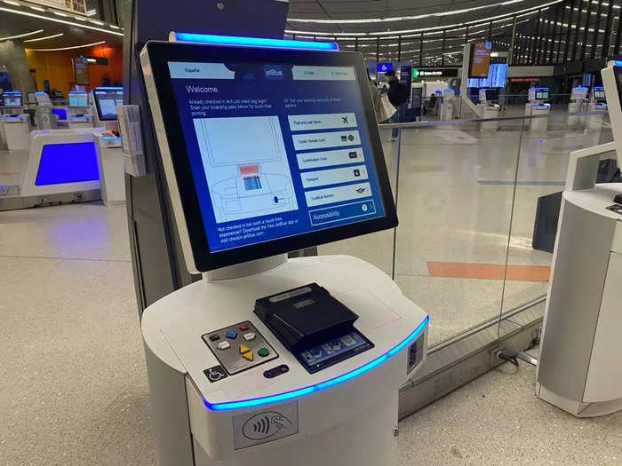 The check-in process was simple with the kiosks where I received my luggage tag and boarding pass. After dropping my suitcase, I headed to security.