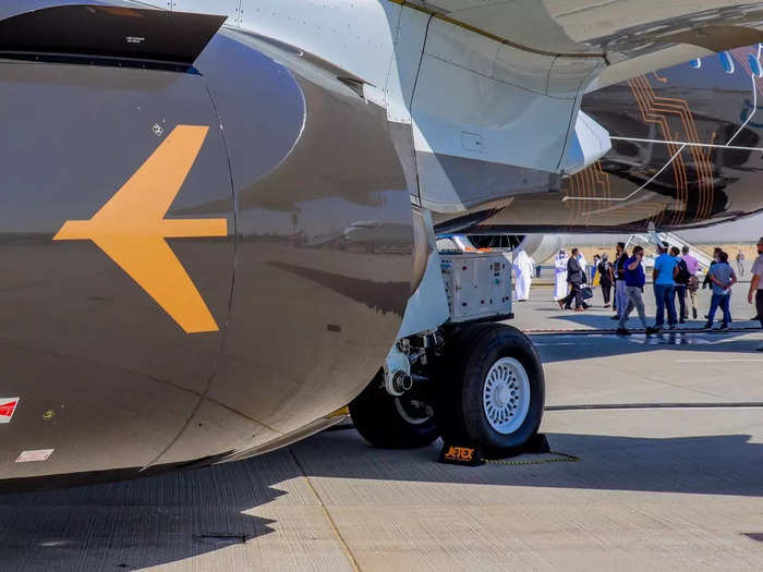 Underneath the aircraft, a simplified landing gear system helps reduce maintenance costs for the aircraft.