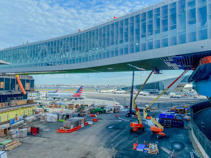 A new restaurant will also be opened along the pedestrian bridge with an outdoor seating area that offers direct views of the Manhattan skyline.