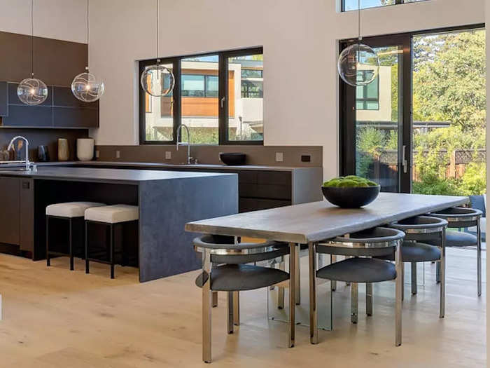 Construction technology company Veev is the brains behind the 933 Los Robles home, which has now been on the market for a little over 100 days, according to Zillow.