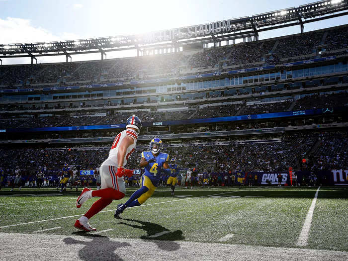 October 17: New York Giants receiver Kyle Rudolph looks to run past Jordan Fuller of the Los Angeles Rams during their Week 6 matchup.