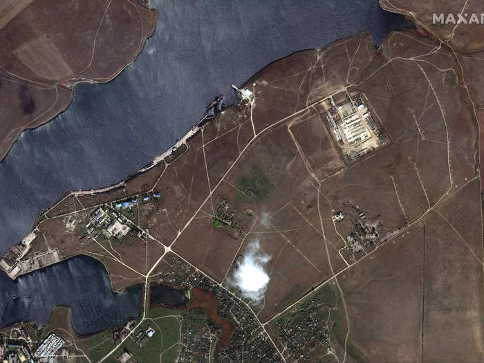 Additional battle groups, including tanks and artillery, arrived at the garrison/training area on the western Crimean Peninsula. Photo taken on Oct. 18, 2021.