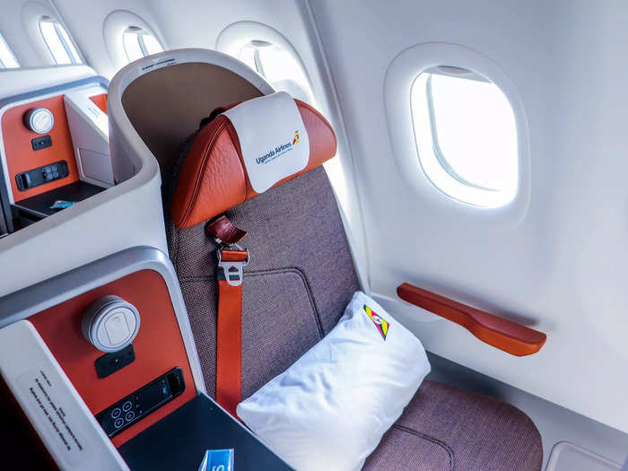 The staggered configuration of the business class cabin means that some of the seats along the sides of the cabin are closer to the window while others are on the aisle.