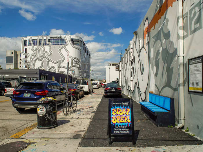 I thought the whole neighborhood looked like a work of art, with murals painted across boutique shops, restaurants, and newly developed offices and apartments.