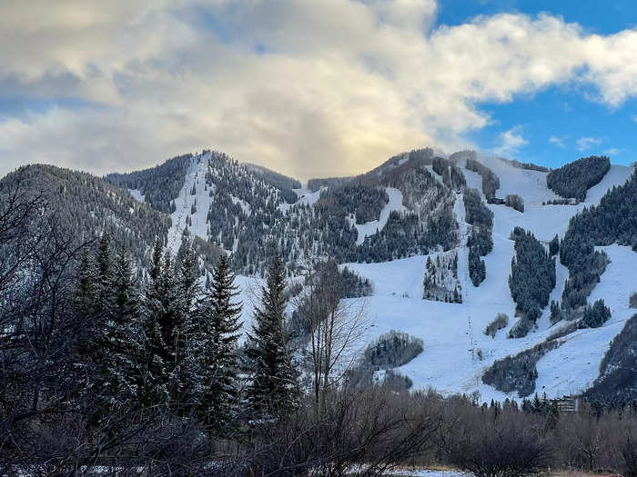 Namely, the street is within walking distance to the center of Aspen and still has breathtaking views of the mountains.