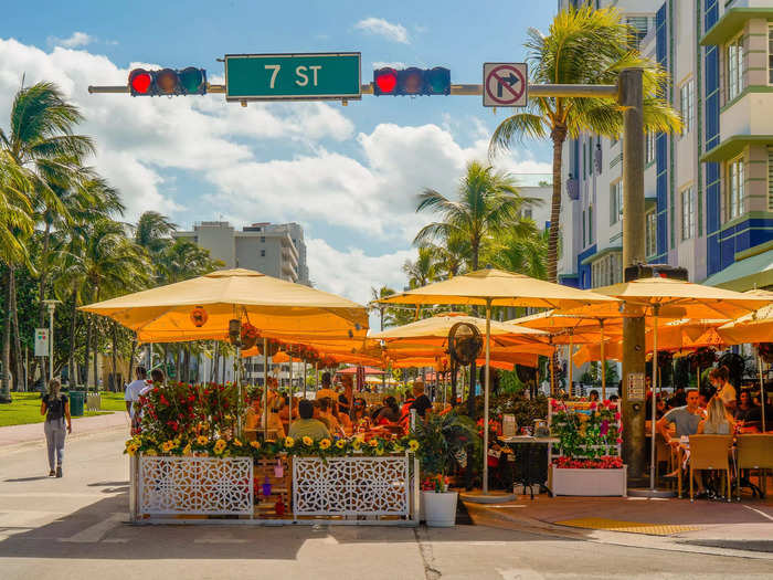 I saw that most of Ocean Drive is blocked off to traffic, making it a great place to walk, bike, or rollerblade. Restaurants take up portions of the street with large dining spaces.