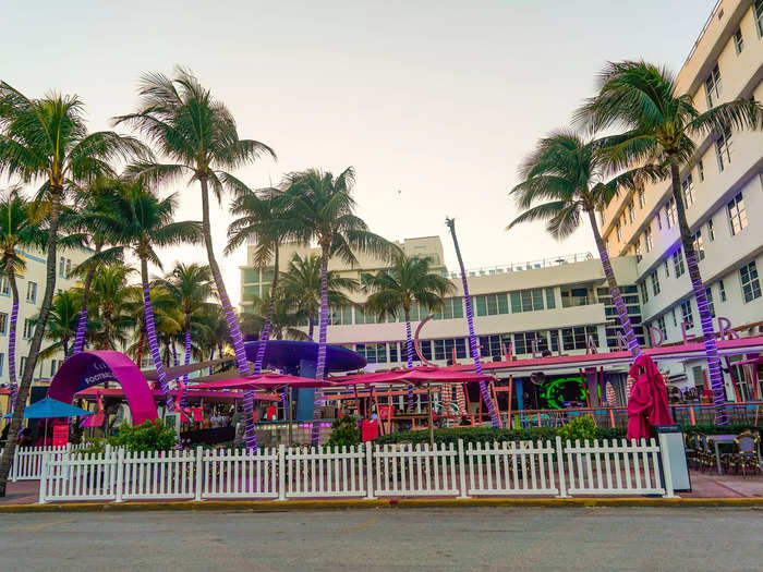 Ocean Drive is the core of South Beach, and runs parallel to the shoreline, and is full of trendy restaurants, bars, and hotels.