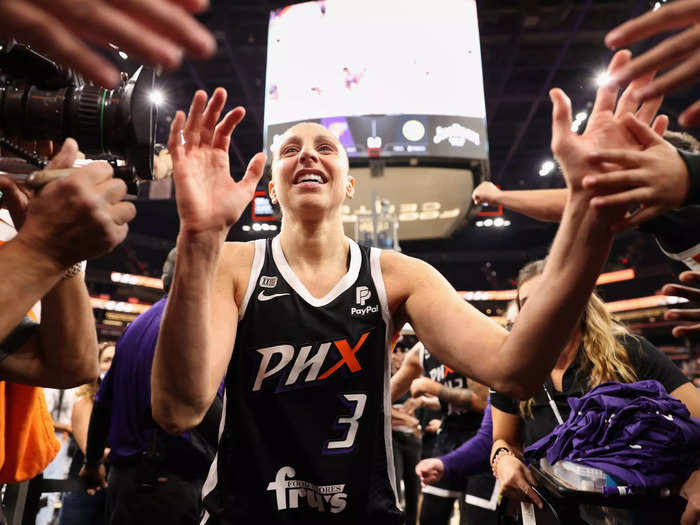 10/13: Diana Taurasi high-fives fans after Phoenix Mercury