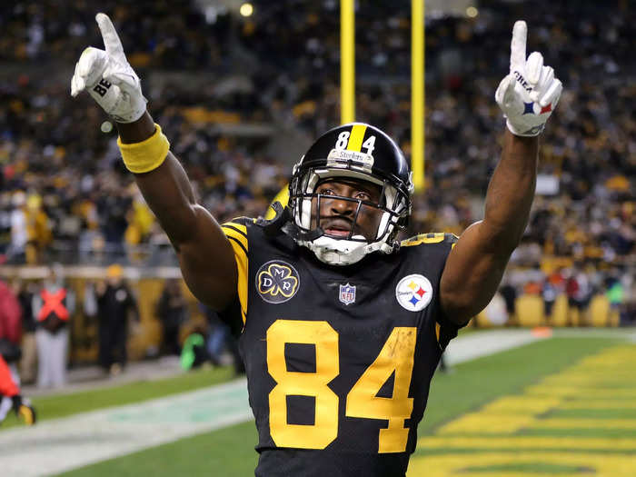 At the end of the 2018 season, Antonio Brown was one of the most dominant offensive weapons in football, having just finished the year with 1,297 yards and 15 touchdowns.