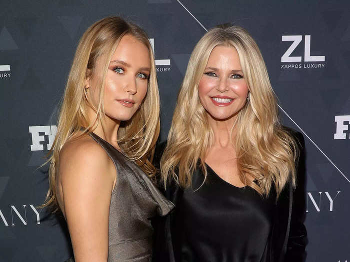 In December 2018, Sailor Brinkley-Cook stood alongside her mom on a red carpet, and they both looked stunning. They also wore similar blonde hairstyles.