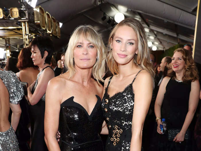 Dylan Penn could have been mistaken for her mom Robin Wright when they both wore black gowns to the 2017 Emmy Awards.