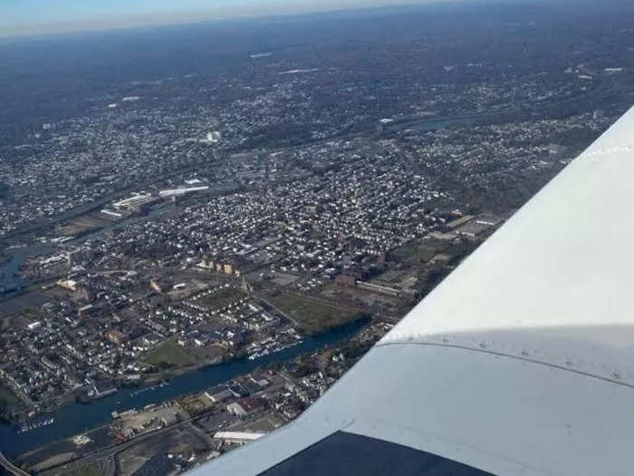 My boyfriend navigated over the Hudson River toward Lincoln Park Airport in New Jersey, where we stopped for lunch. The flight took about half an hour and provided beautiful views of the landscape and scenery.