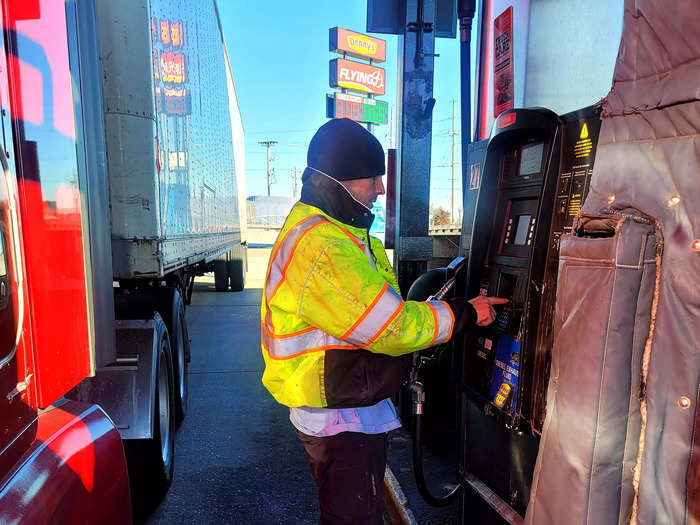 At 8:43 a.m. they stop for fuel and take a 30-minute break to eat. Then they