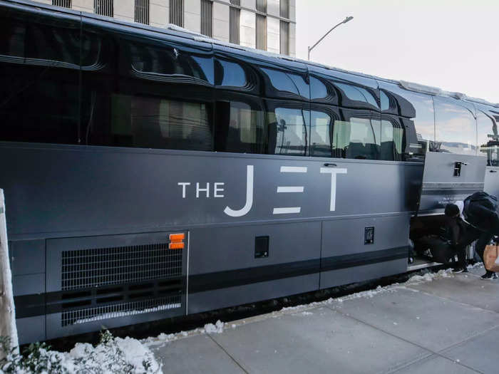 In early January, I took a $99 luxury bus trip with motion-canceling seats and free alcohol from New York City to Washington DC.