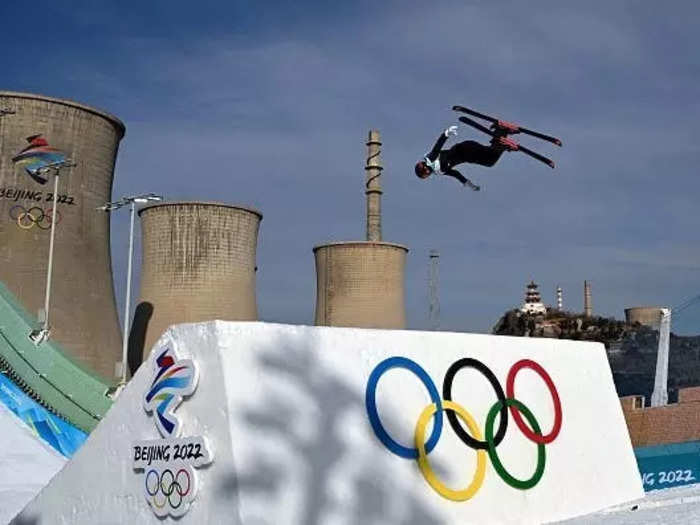 Gu was the first woman to land a double cork 1440, a freestyle skiing trick that incorporates four full 360s and two off-axis rotations in the air.