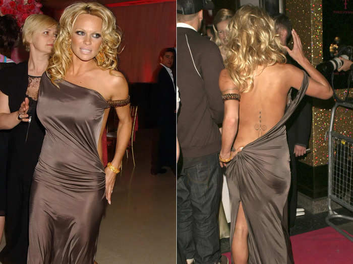 In 2005, Anderson attended a Las Vegas event in a brown dress with a completely open back.