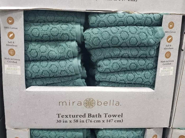 You can also get a set of towels for your visitors.