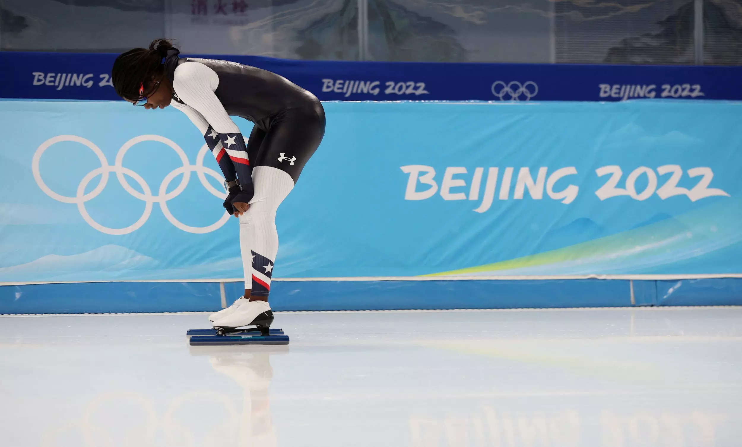Erin Jackson trains at the 2022 Beijing Olympics.
