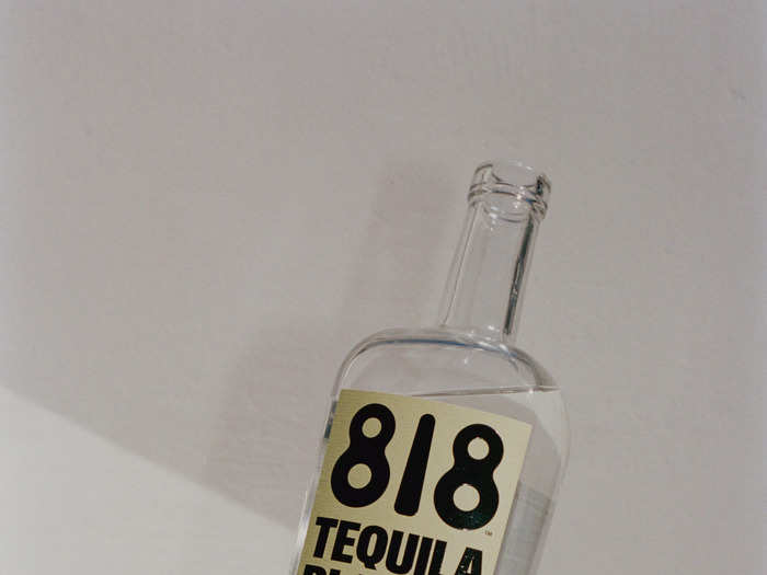 According to 818, blanco offers a "sweet agave and vanilla, with undertones of tropical and citrus fruit" taste. I was most excited about the vanilla flavour I was promised, but disappointingly I didn