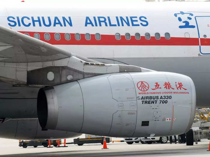 ...Sichuan Airlines...
