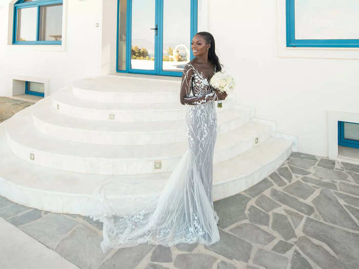 Kehinde ended up getting a custom wedding dress designed by Alonuko.