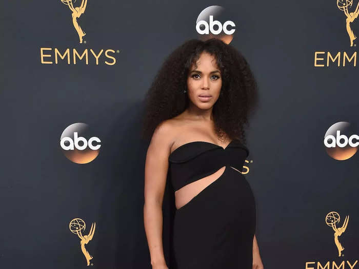 Kerry Washington experimented with cutouts above her baby bump at the 2016 Emmy Awards.