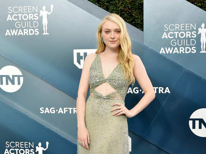 Dakota Fanning looked stunning at the 2020 SAG Awards in a sparkly green dress with a cutout.