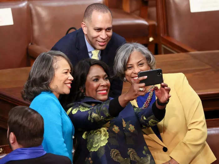 Blunt Rochester posed for a selfie with Reps. Terri Sewell of Alabama, Hakeem Jeffries of New York, and Brenda Lawrence of Michigan, who all wore blue and yellow.