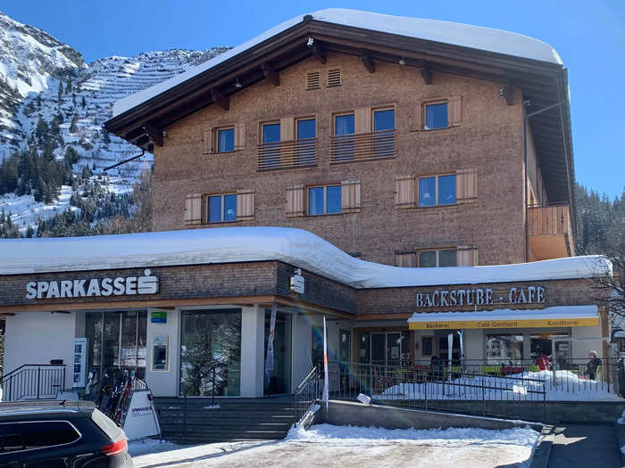 Walking the length of the high street worked up my appetite, so I made my way to Cafe Gotthard, a traditional Austrian bakery in Lech.