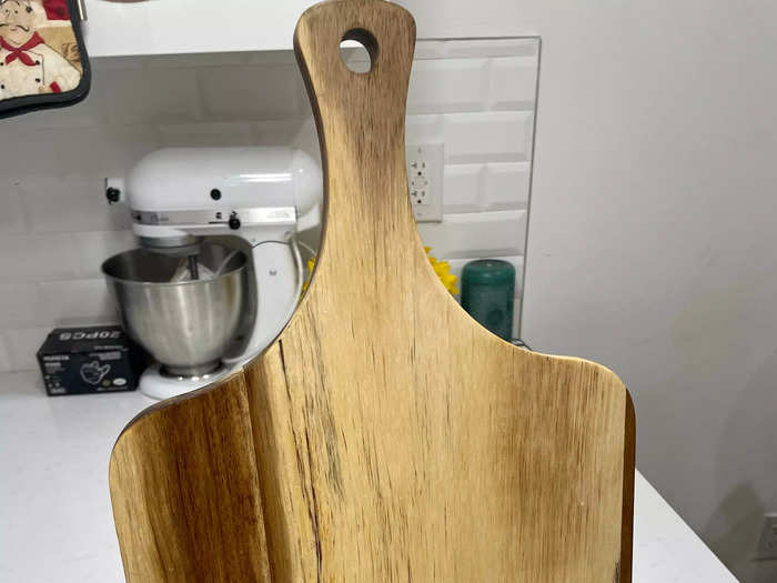 My wooden cutting board looked spotless after the deep clean.