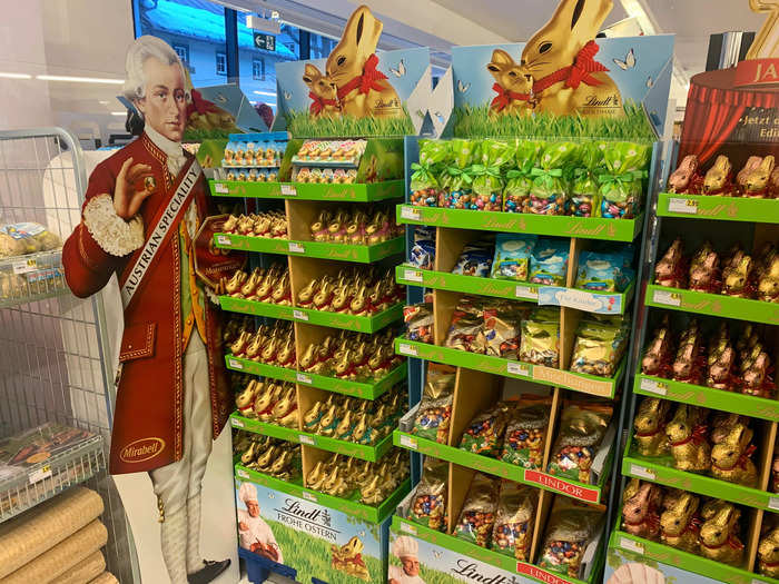 An early indication about how elite the chocolate options were going to be was this massive wall of Lindt chocolate bunnies on my way in.