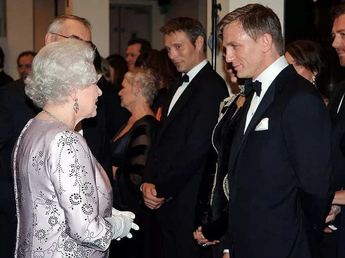 The Queen chatted with Daniel Craig at the premiere of "Casino Royale" in 2006.