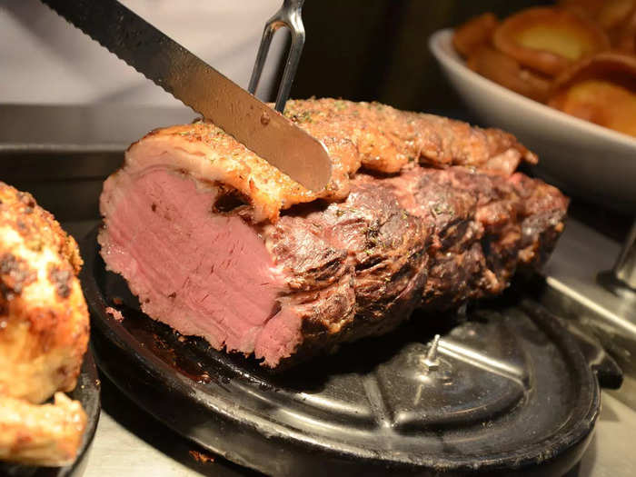 Many pubs and restaurants serve carvery dinners.