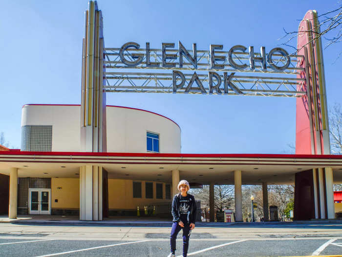 The entrance to the park was a gigantic sign visible from the adjacent highway. This must have helped attract visitors back in the day, I thought.