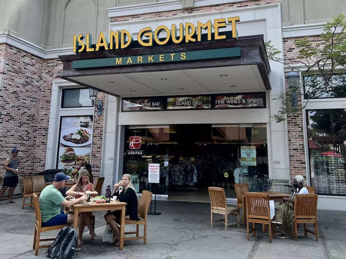 On my way to the beach, I stopped at Island Gourmet Markets to get some food and drinks to bring with me.