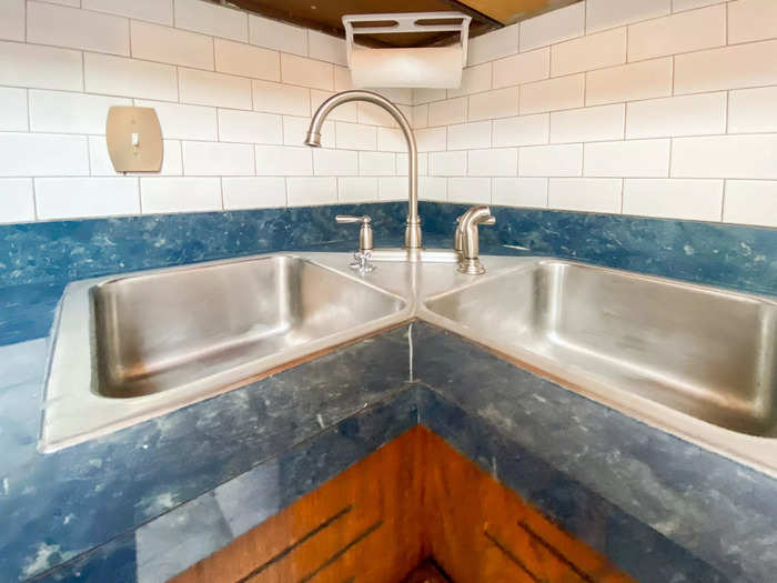 The faucet with two sinks in the Baltimore apartment