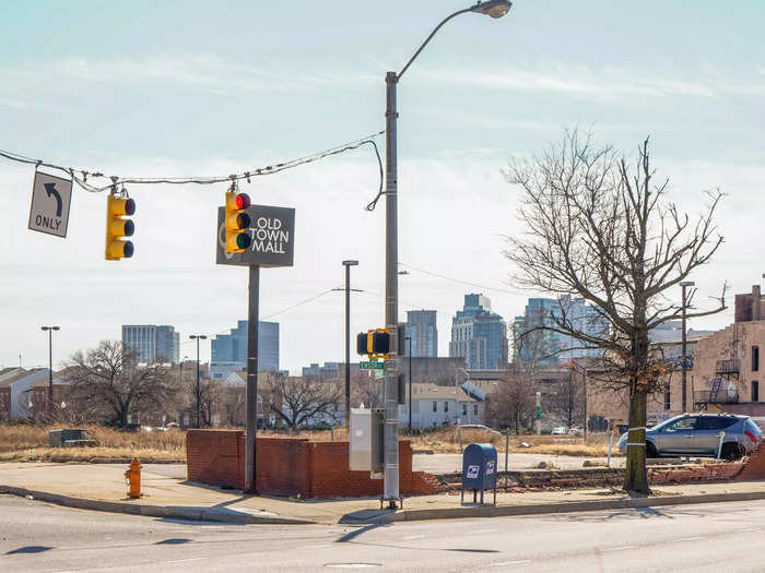 In an effort to revitalize the area in the late 1960s, the city transformed the market into a pedestrian mall by closing off the streets and updating the area with street lamps, plants, and a fountain, the Baltimore Sun reported in 2012. This is when the strip was named Old Town Mall.