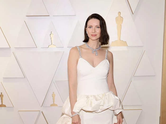 The peplum train on Caitriona Balfe