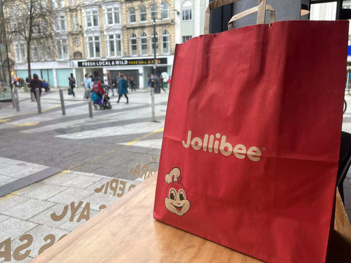 The UK was experiencing a heatwave, so I decided to try Jollibee