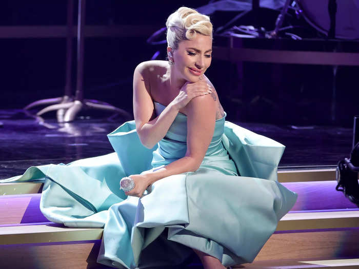 Lady Gaga paid tribute to Tony Bennett during her performance.